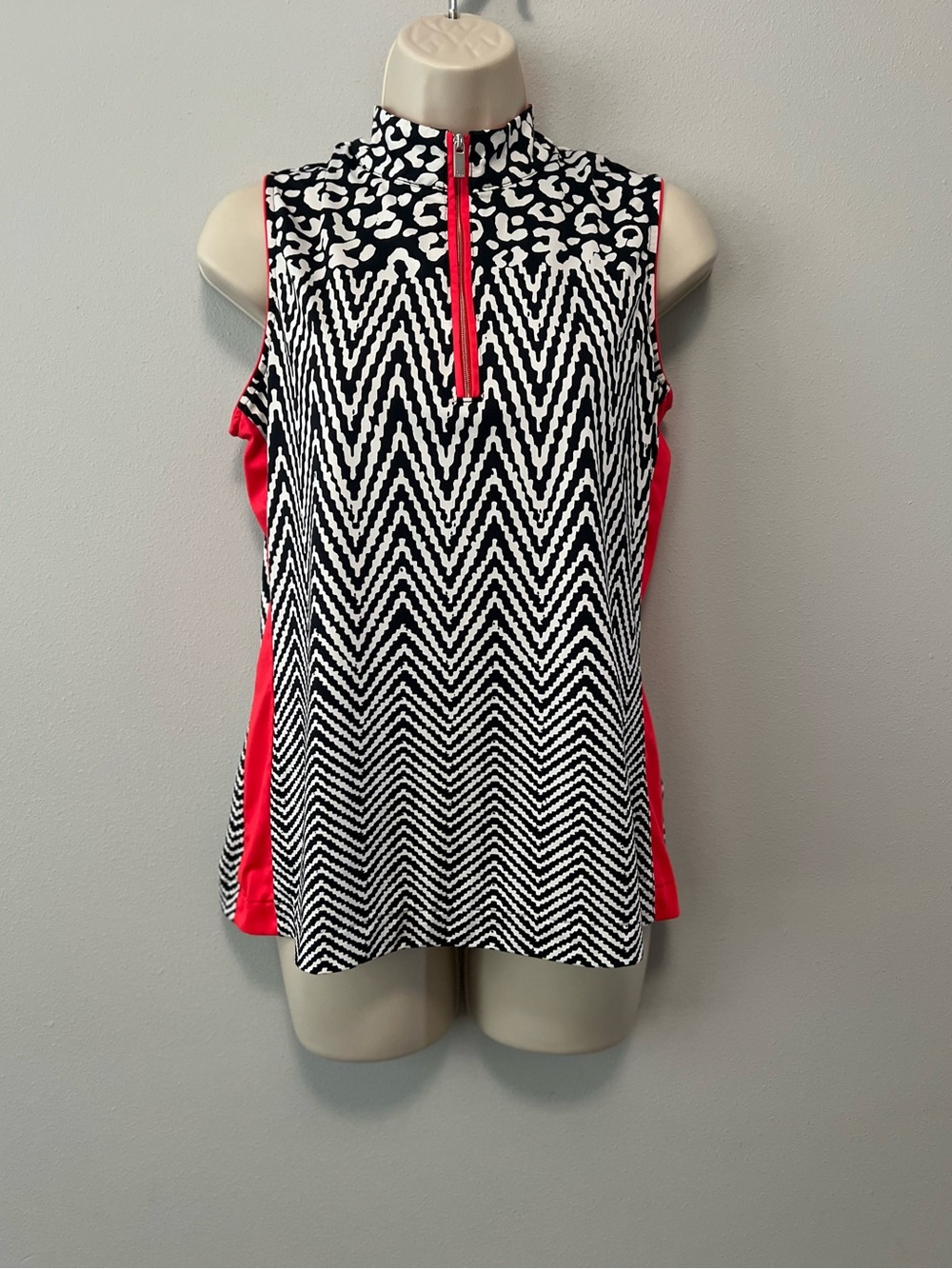 Tail Sleeveless Golf Multi-Design 1/4 Zip Polo Size M